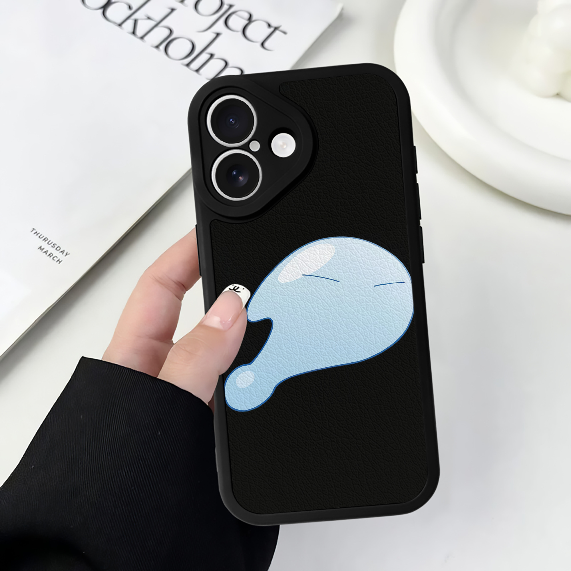 （画像用） 転スラ Regarding Reincarnated to Slime 【iPhone 16シリーズ対応】シリコンスマホケース（レザー調） 材質：シリコン